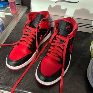 Air Jordan 1 Mid